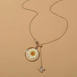 Load image into Gallery viewer, Teyou™ Vintage Daisies and Bees Pendant Necklace
