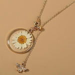 Load image into Gallery viewer, Teyou™ Vintage Daisies and Bees Pendant Necklace
