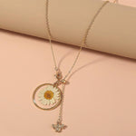 Load image into Gallery viewer, Teyou™ Vintage Daisies and Bees Pendant Necklace
