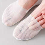 Load image into Gallery viewer, Men's Invisible Ice Silk Boat Socks
