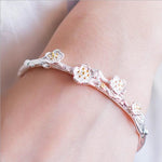 Load image into Gallery viewer, Vintage Palace Flower Bracelet
