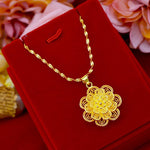 Load image into Gallery viewer, Vintage Flower Pendant Necklace
